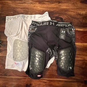 Under Armour Men’s XXL 5 piece Girdle football compression shorts. Set of 2 NWT